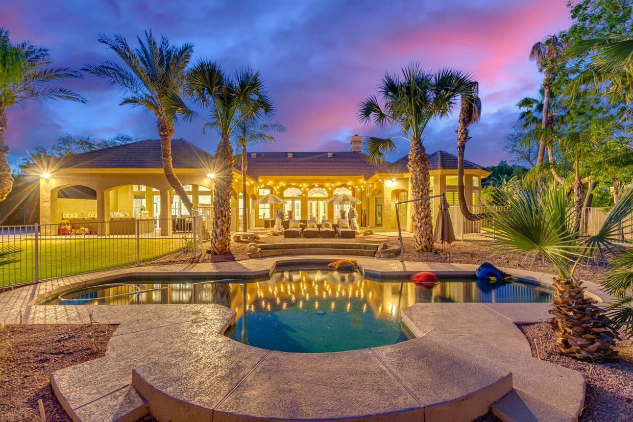 Primary Photo - 2295 E Cloud Dr
