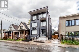 Building Photo - 144 Wellington St N