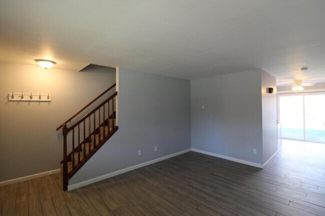 Building Photo - 708 N Main St