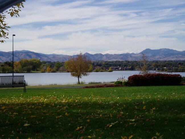 Lago Sloan - 1645 Winona Ct