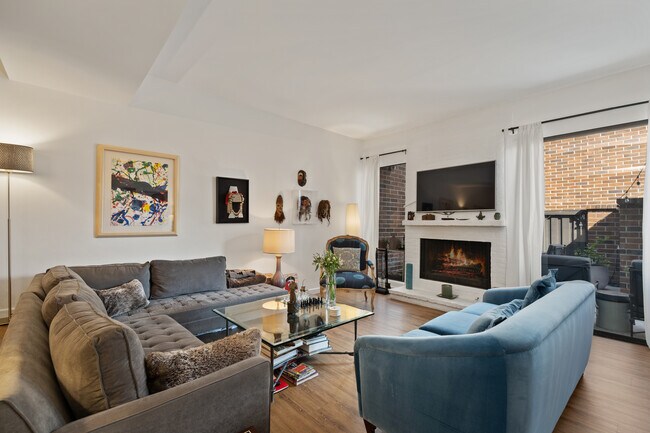 Foto del edificio - 9301 Burton Way