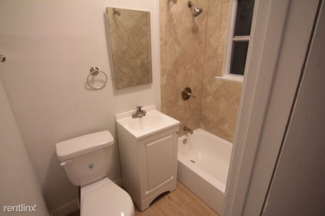 Building Photo - 407 S Gramercy Pl