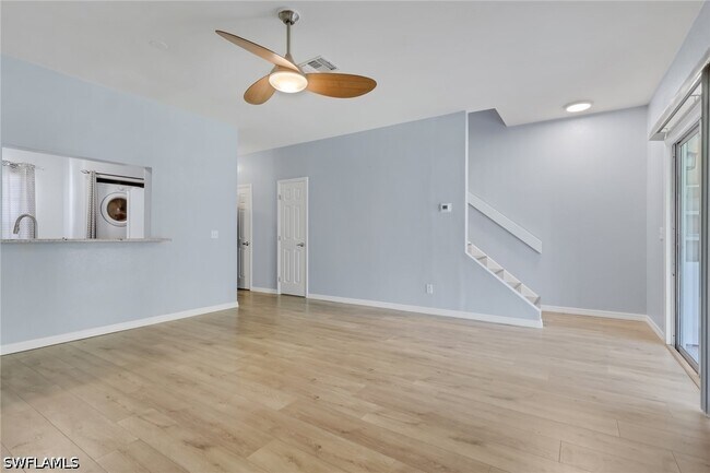 Building Photo - 6085 Lakefront Dr