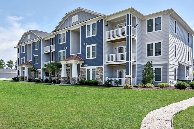 Foto del edificio - HAVEN POINTE AT CAROLINA FOREST APARTMENTS