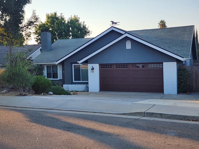 Building Photo - 1115 Caddie Ln