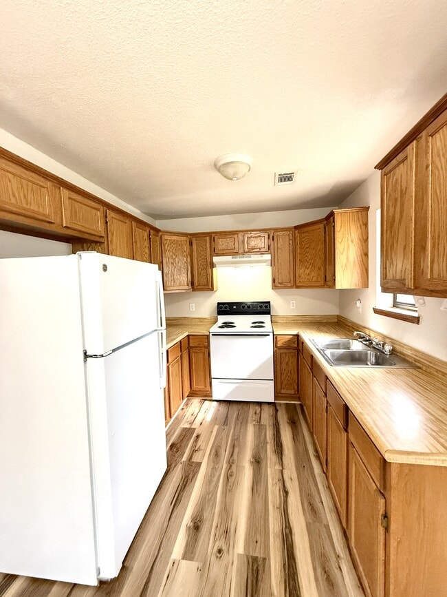 Foto del edificio - 818 Roff St