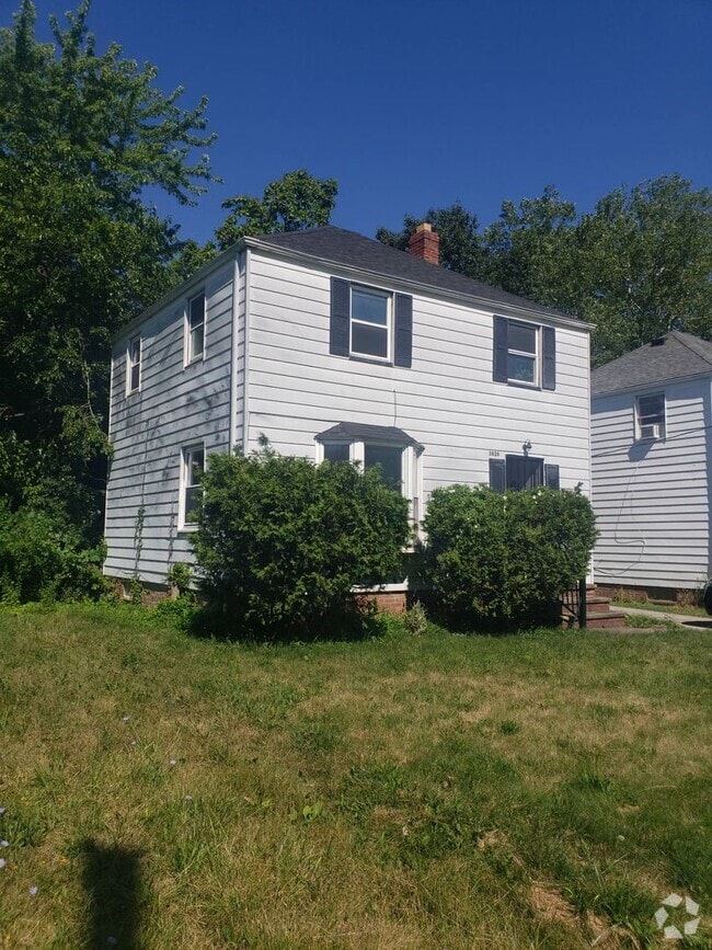 Building Photo - 3826 E 146th St