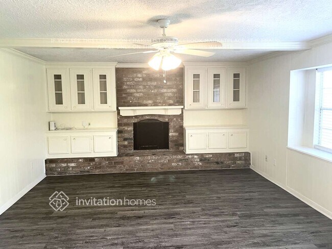 Building Photo - 8214 Oak Moss Dr