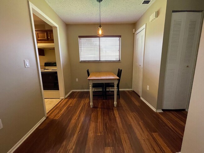 Foto del edificio - 1 Bed/1 Bath Villa in Indian Ridge AVAILAB...