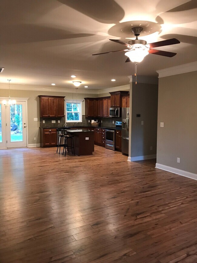 Building Photo - 655 Bald Eagle Dr