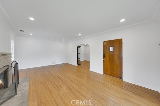 Foto del edificio - 420 Adelyn Dr