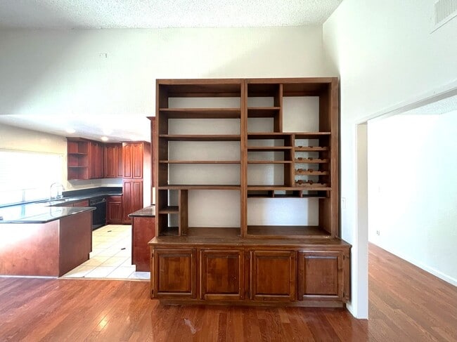 Building Photo - Beautiful 4 Bedroom Single Family Home for...