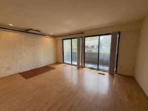 Building Photo - 253 E Nittany Ave