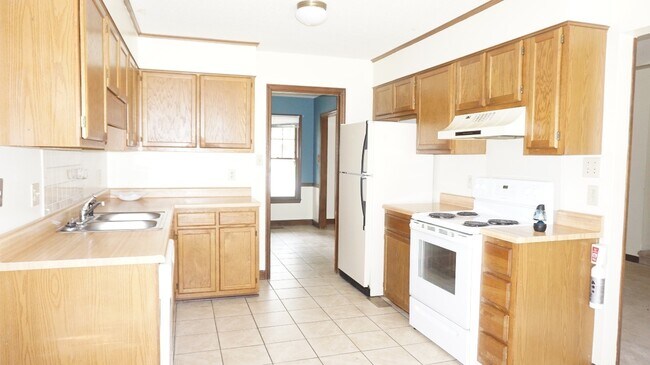 Building Photo - 6220 Lake Trail Dr