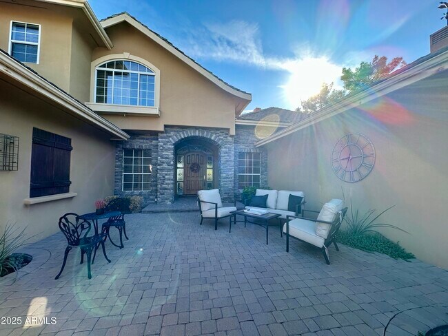 Foto del edificio - 5711 W Linda Ln