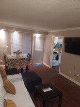 Building Photo - 33 Taunton Rd E