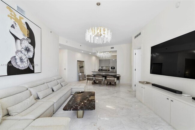 Building Photo - 16001 Collins Ave