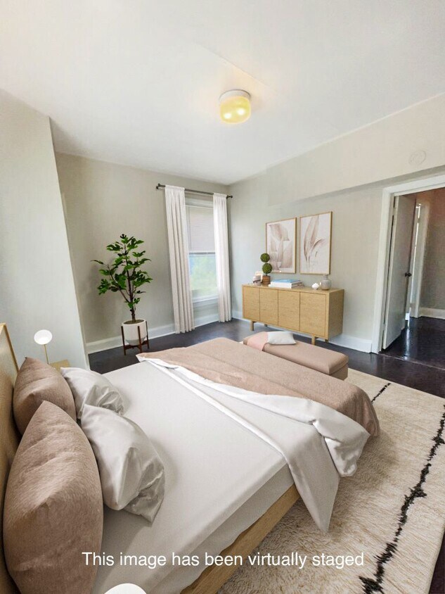 Sizeable Primary Bedroom - 817 Homestead St