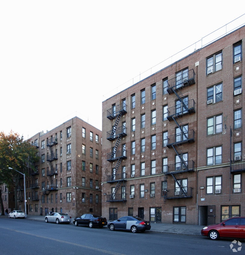 Primary Photo - 1133 Morrison Ave