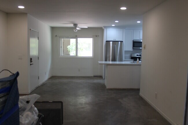 Living Room - 9005 Cynthia St