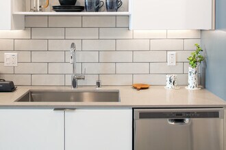 Building Photo - AVA Hollywood at La Pietra Place