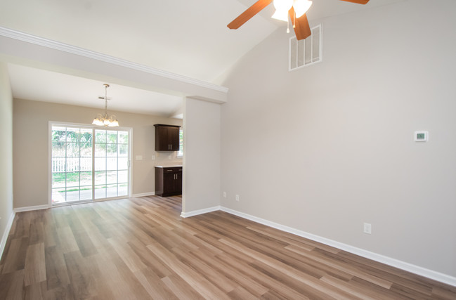 Foto del edificio - 1356 Copper Creek Ln