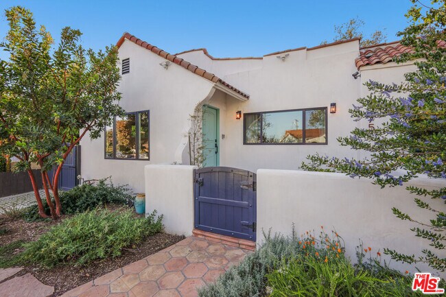 Foto del edificio - 1275 S Sycamore Ave