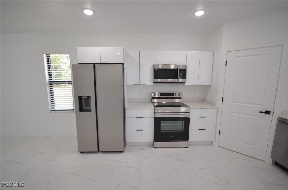 Foto del edificio - 2188 Barker Blvd