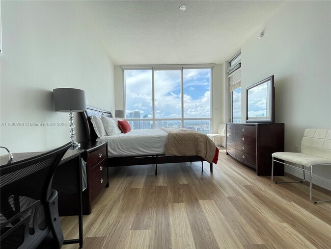 Foto del edificio - 1750 N Bayshore Dr