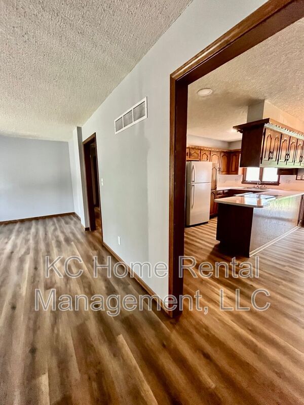 Foto del edificio - 204 NW Highland Ln