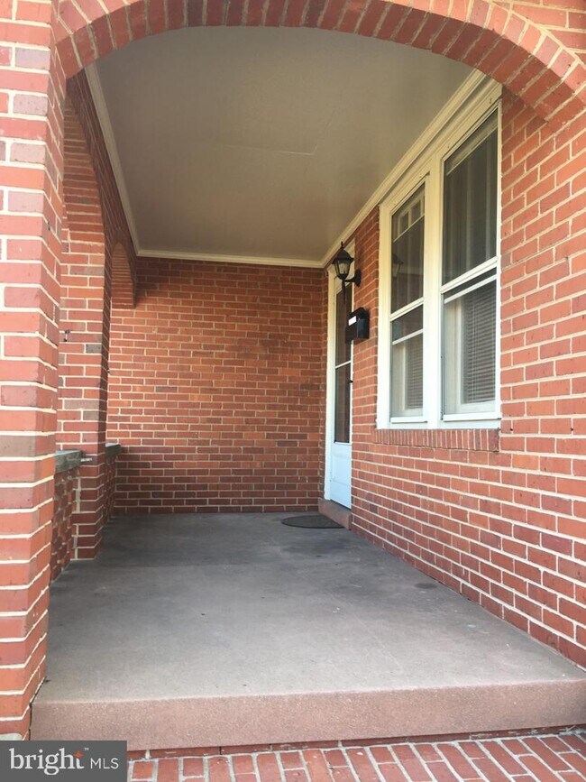 Foto del edificio - 1330 William St