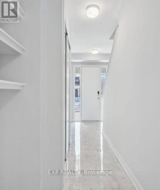 Building Photo - 326 Parallax Private