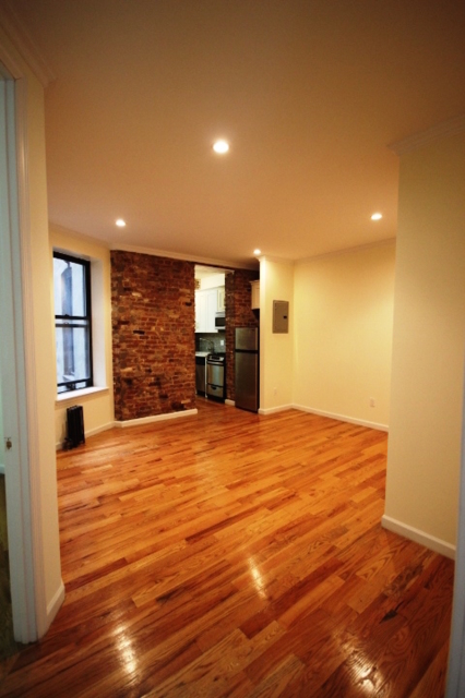 Primary Photo - 243 W 61st St