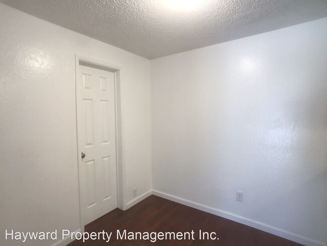 Building Photo - 36920 Elm St