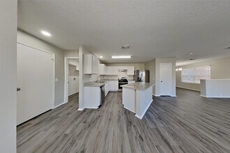 Building Photo - 14910 Sugar Crystal Ct