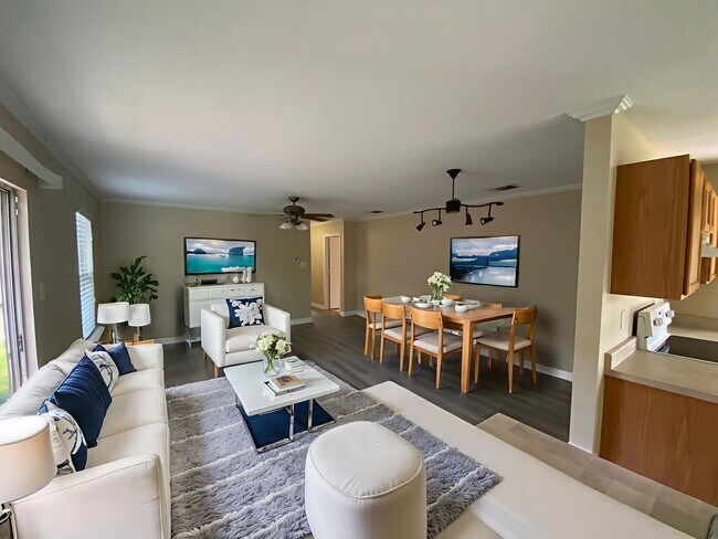 Foto del edificio - Charming and Spacious Home in a Quiet and ...