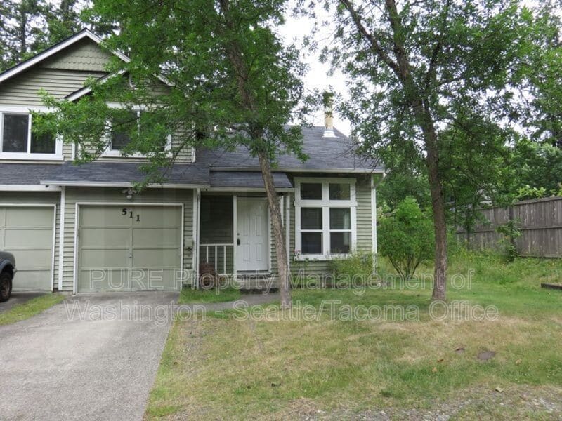 Primary Photo - 511 Malibu Dr SE