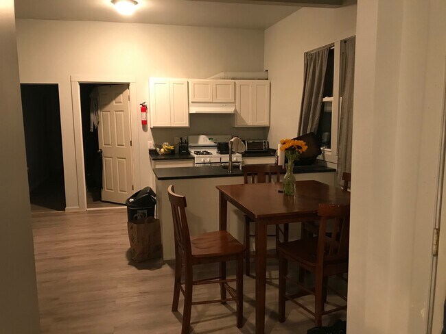 Foto del edificio - 506 Quincy Ave