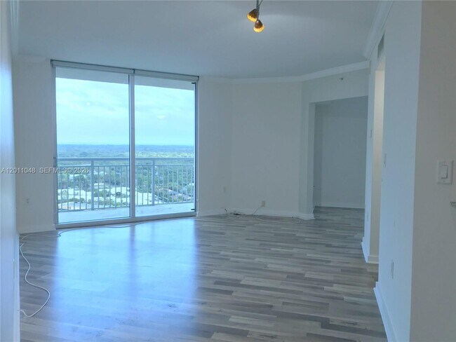 Foto del edificio - 9055 SW 73rd Ct