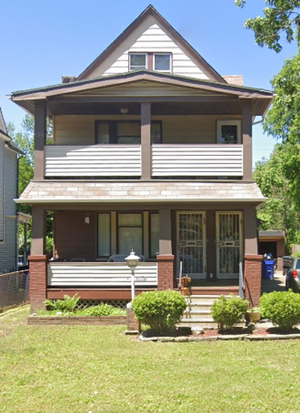 Primary Photo - 700 E 117th St