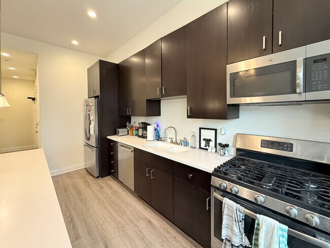 Foto del edificio - 1750 W North Ave