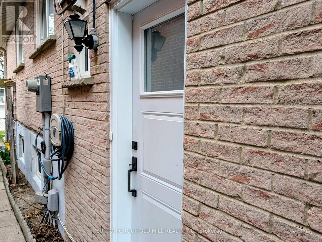 Photo principale - 132-132 Surbray Grove