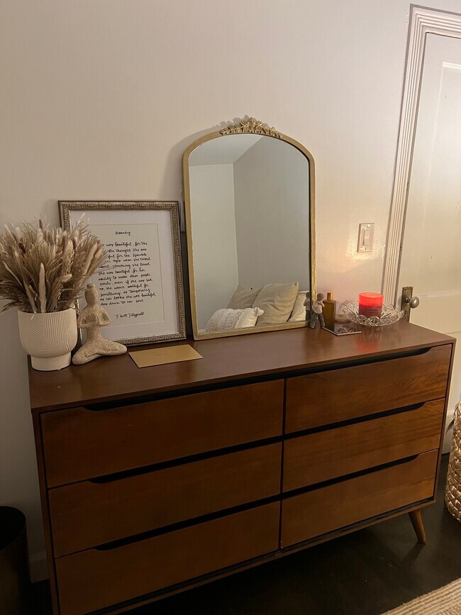 Foto del edificio - 5011 N Lawndale Ave