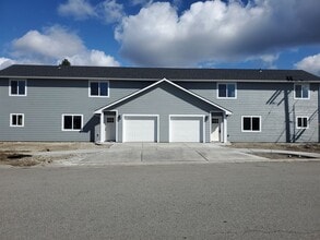 Building Photo - 304 N Handy St