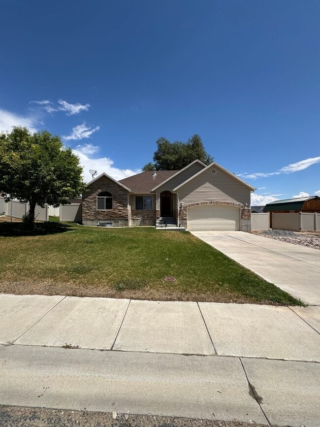 Building Photo - 418 W 2900 S