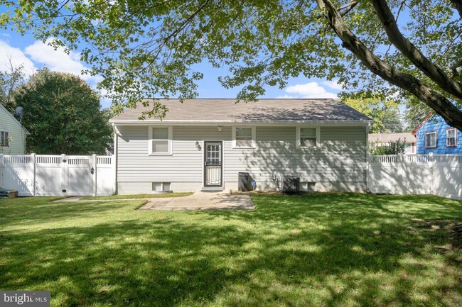 Building Photo - 2600 Wintergreen Ave