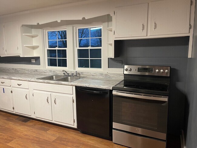 Foto del edificio - 13958 Bainbridge Rd