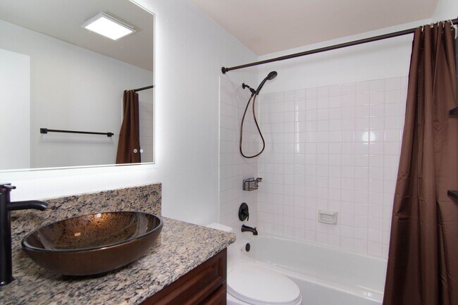 Foto del edificio - Fully Renovated 2 Bed 2 Bath Central Park ...