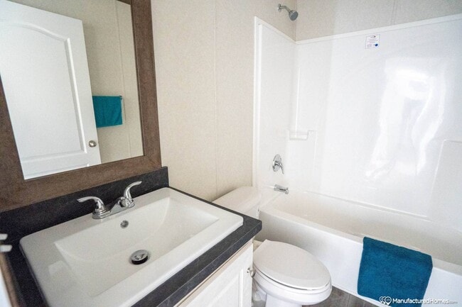 Building Photo - 808 Stanley St