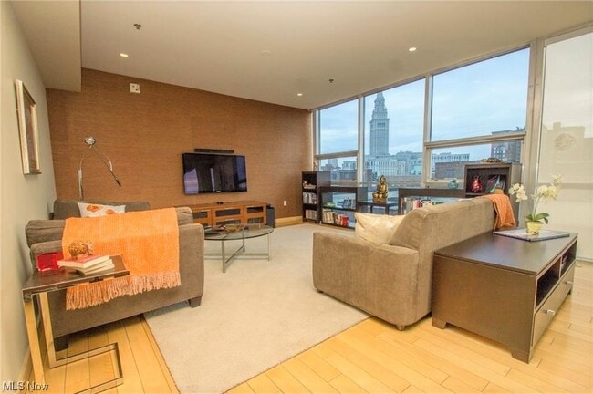 Foto del edificio - 701 W Lakeside Ave
